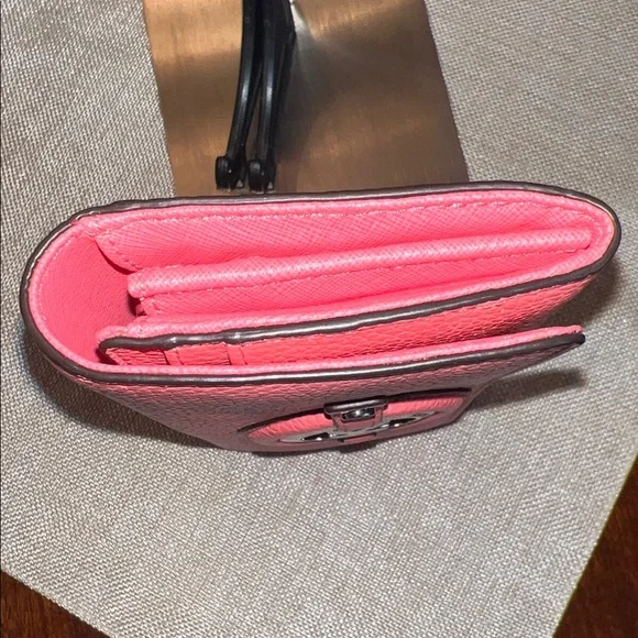 Michael Kors Coral Pink Pebbled Leather MK Circle Logo Wallet buttery Leather! - Picture 15 of 16